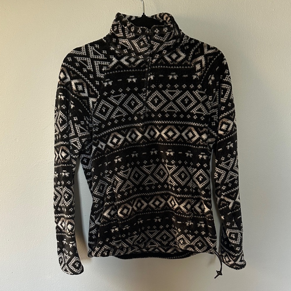 Eddie Bauer Black and White Geometric Turtleneck Sweater